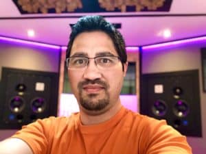 Kiu Ghaderi im Tonstudio Kiu Ghaderi in seinem Element